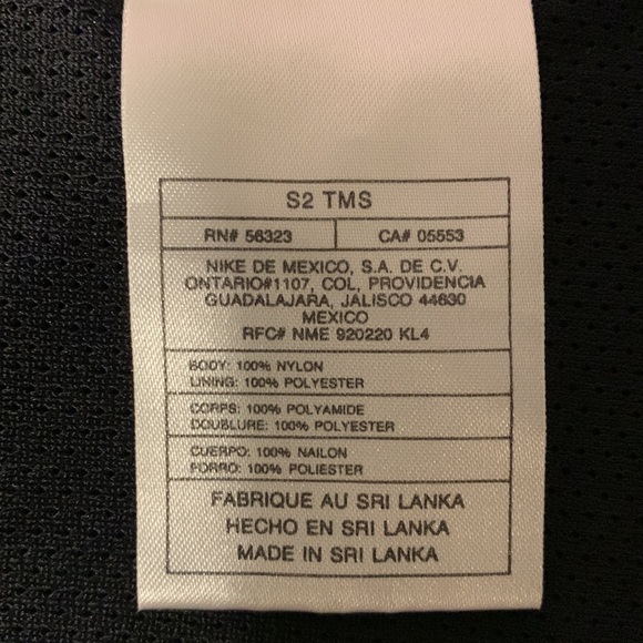 EUC Boys Nike lined rain jacket - Picture 11 of 14